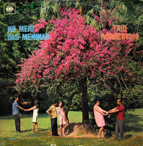 trio-nordestino-1970-no-meio-das-meninas-capa trio-nordestino-1970-no-meio-das-meninas-capa