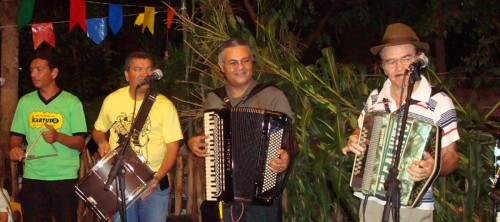 genaro-za-calixto-e-luizinho-calixto-no-zabumba genaro-za-calixto-e-luizinho-calixto-no-zabumba